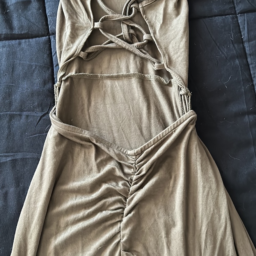 Backless scrunch army green dress 💚